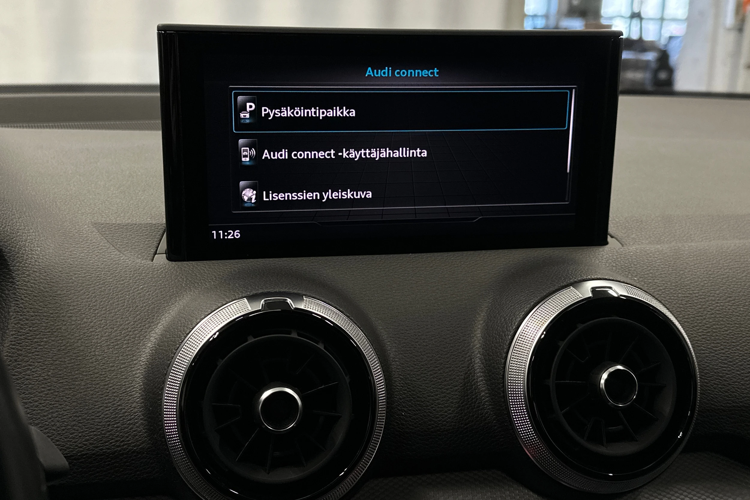 musta Audi Q2 2021 kuva 25.