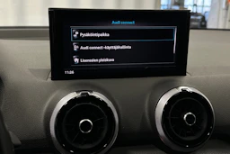 musta Audi Q2 2021 kuva 25.