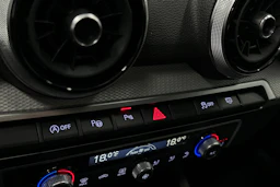 musta Audi Q2 2021 kuva 27.