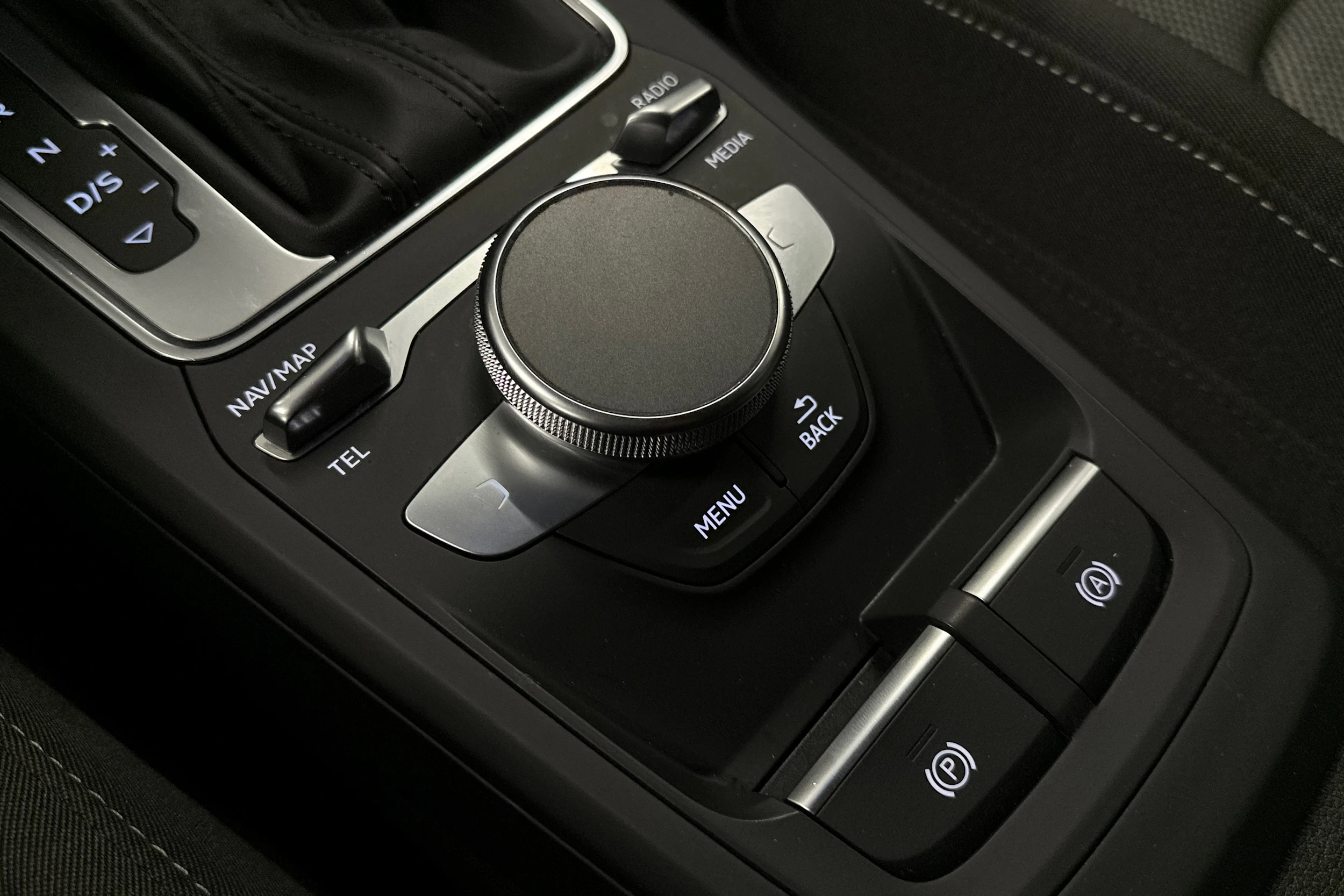 musta Audi Q2 2021 kuva 29.