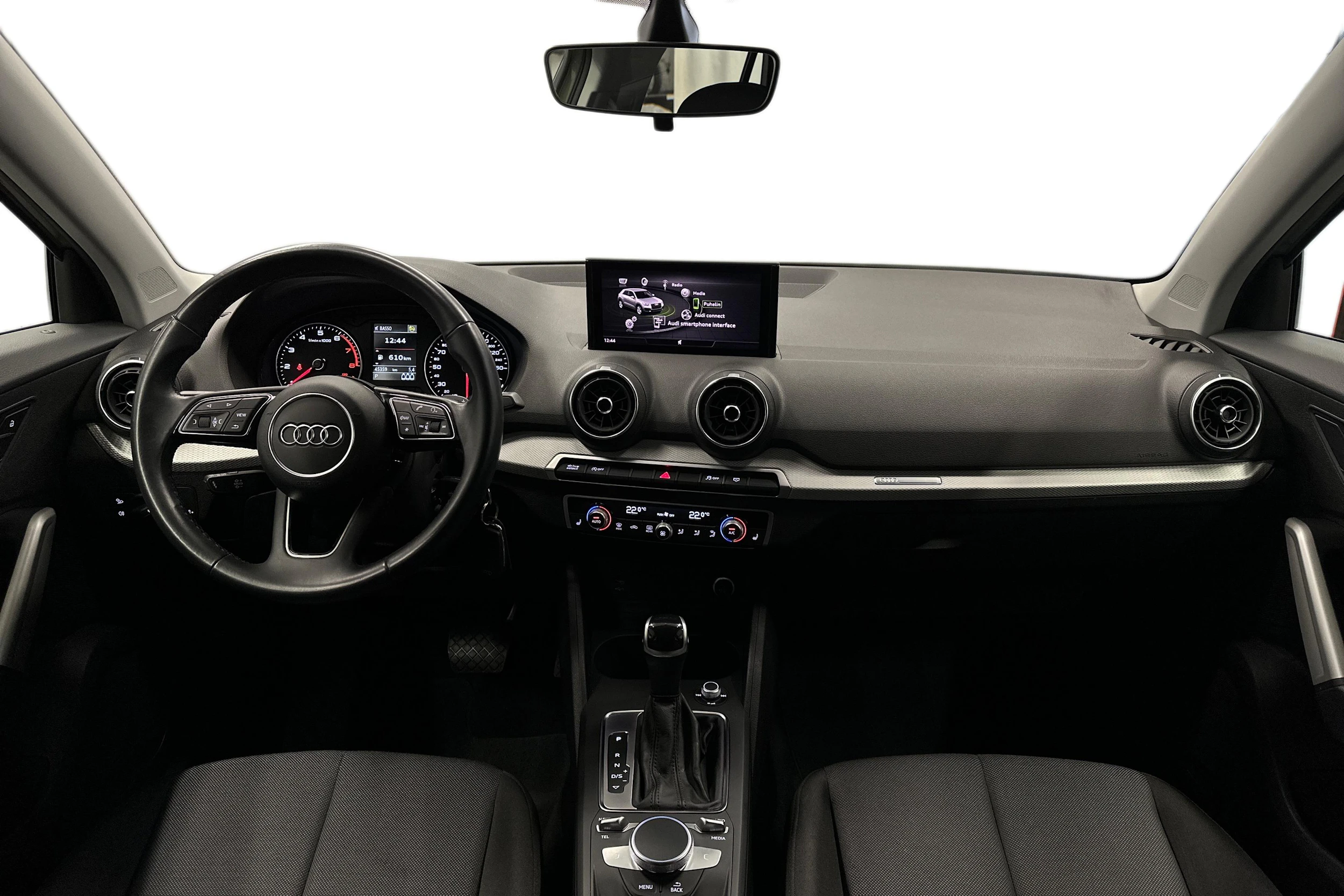 vihreä Audi Q2 2021 kuva 9.