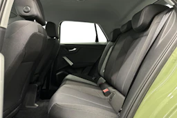 vihreä Audi Q2 2021 kuva 11.