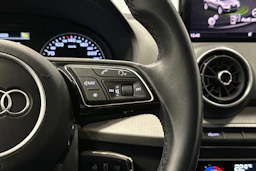 vihreä Audi Q2 2021 kuva 19.