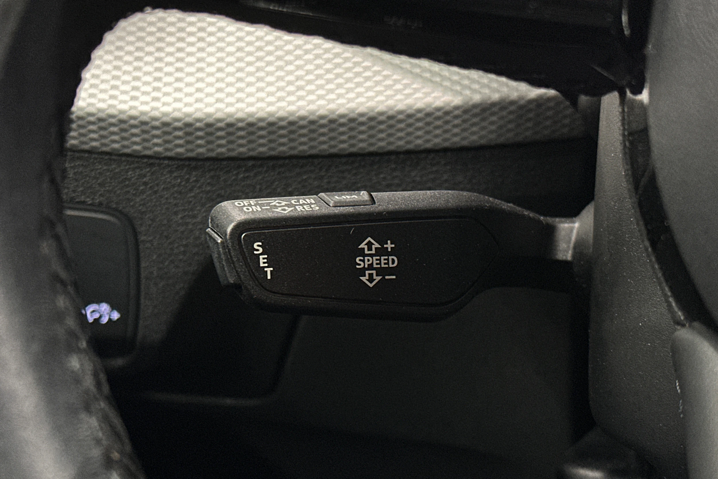 vihreä Audi Q2 2021 kuva 20.