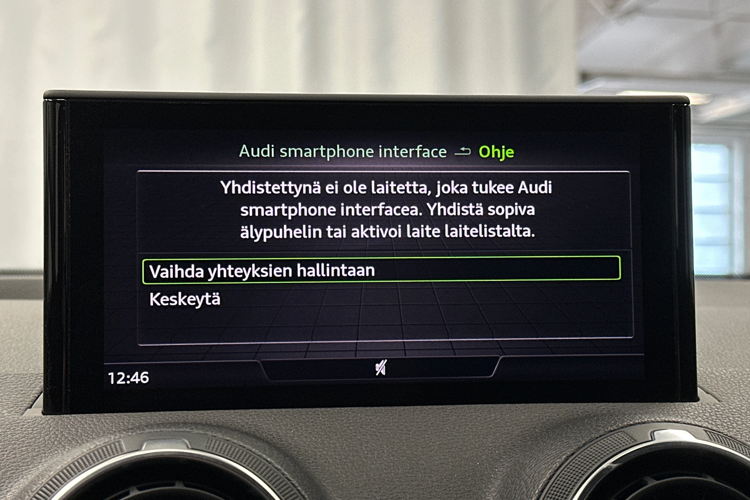 vihreä Audi Q2 2021 kuva 23.