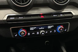 vihreä Audi Q2 2021 kuva 24.