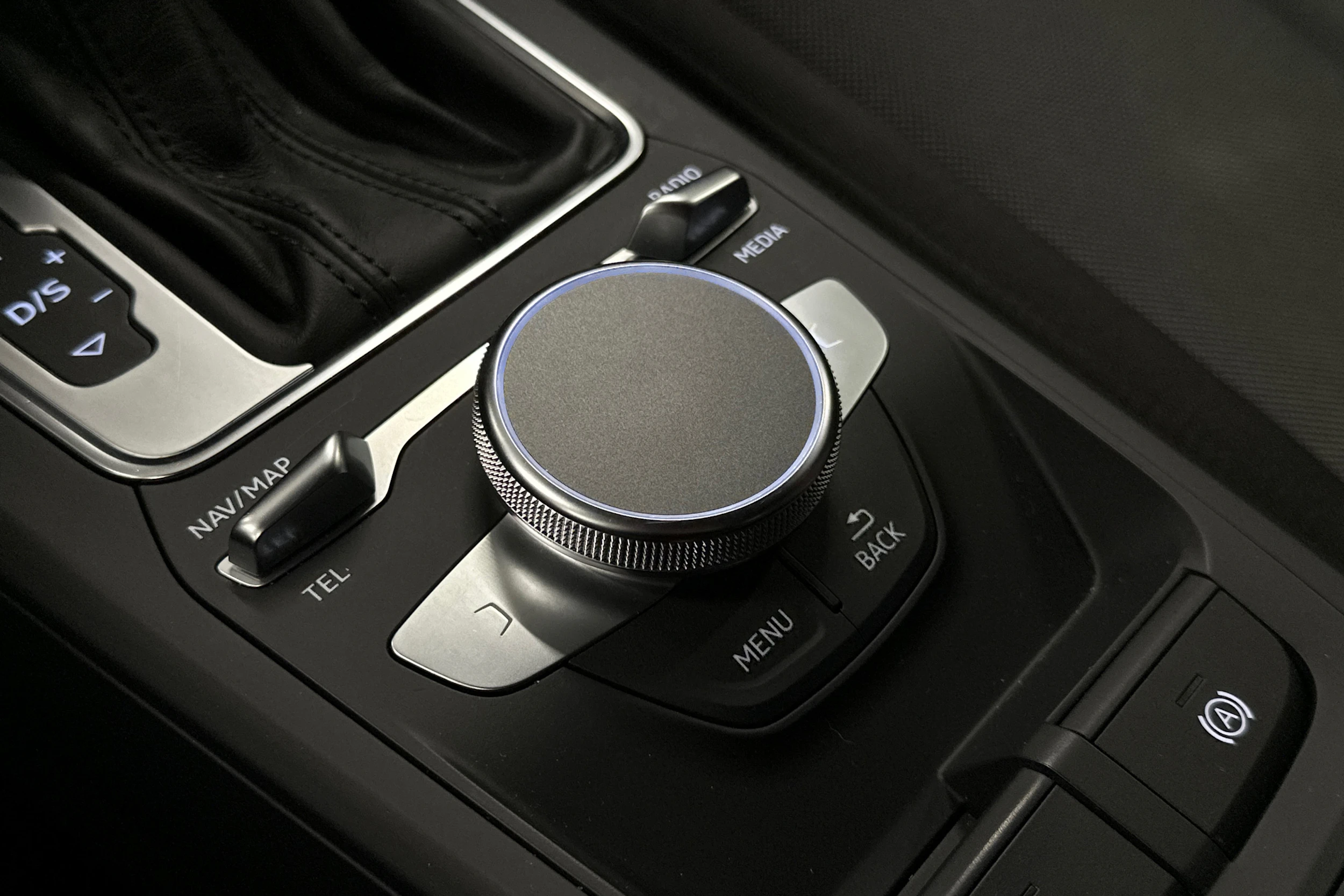 vihreä Audi Q2 2021 kuva 26.