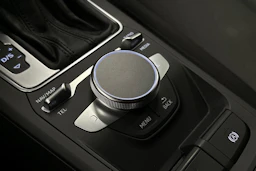 vihreä Audi Q2 2021 kuva 26.