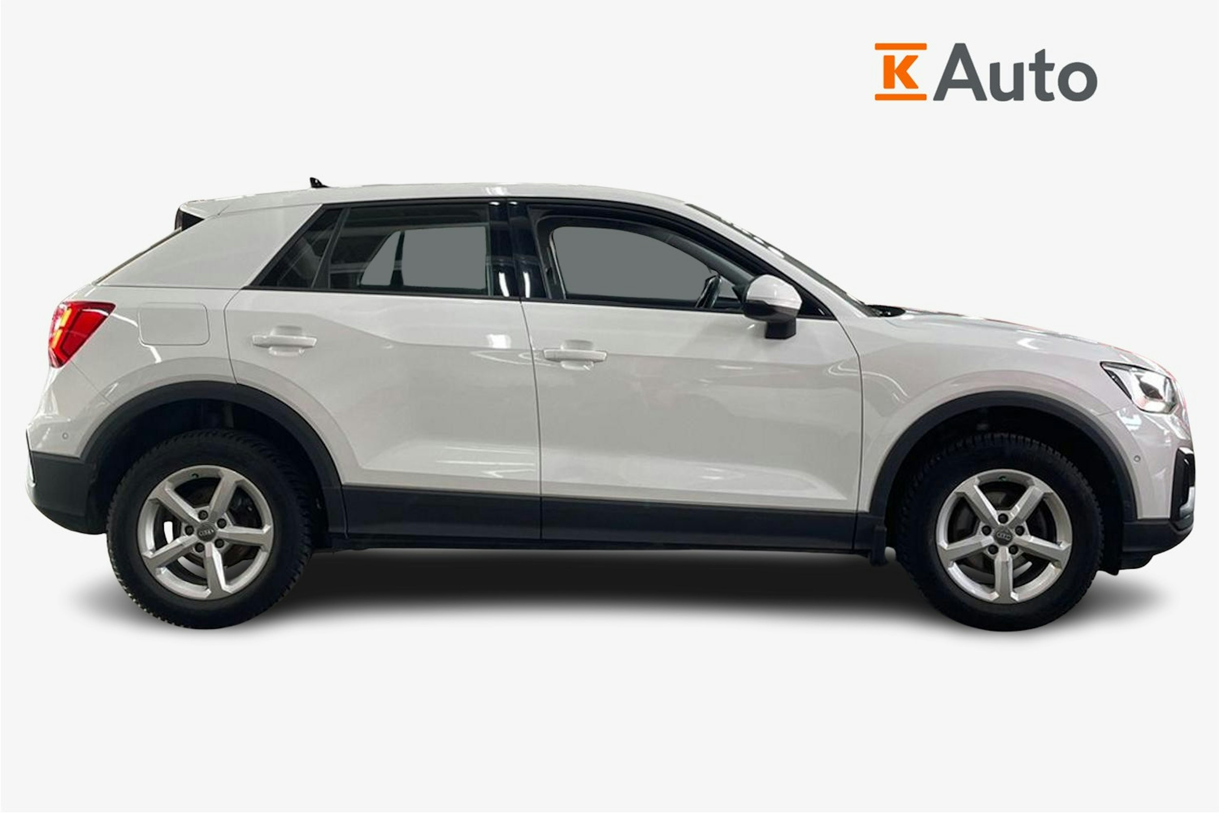 valkoinen Audi Q2 2021 kuva 5.