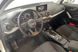 valkoinen Audi Q2 2021 kuva 6.