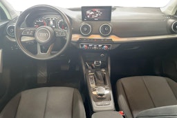 valkoinen Audi Q2 2021 kuva 7.