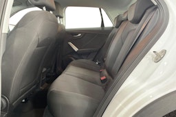 valkoinen Audi Q2 2021 kuva 8.