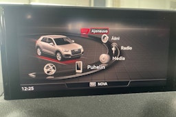 valkoinen Audi Q2 2021 kuva 15.