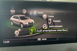 valkoinen Audi Q2 2021 kuva 17.