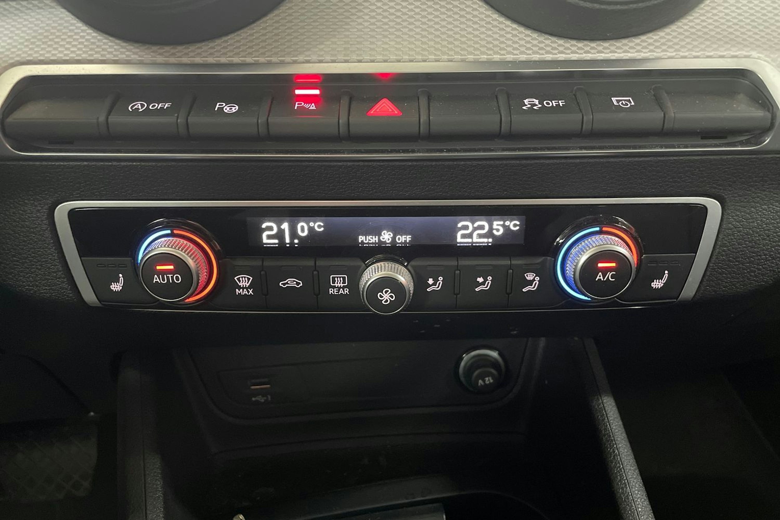 valkoinen Audi Q2 2021 kuva 18.