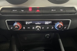 valkoinen Audi Q2 2021 kuva 18.