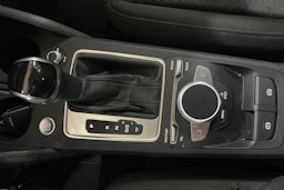 valkoinen Audi Q2 2021 kuva 19.