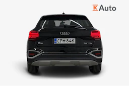 musta Audi Q2 2021 kuva 4.