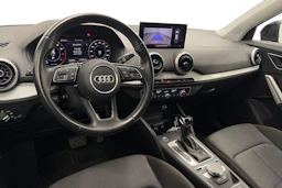 musta Audi Q2 2021 kuva 8.