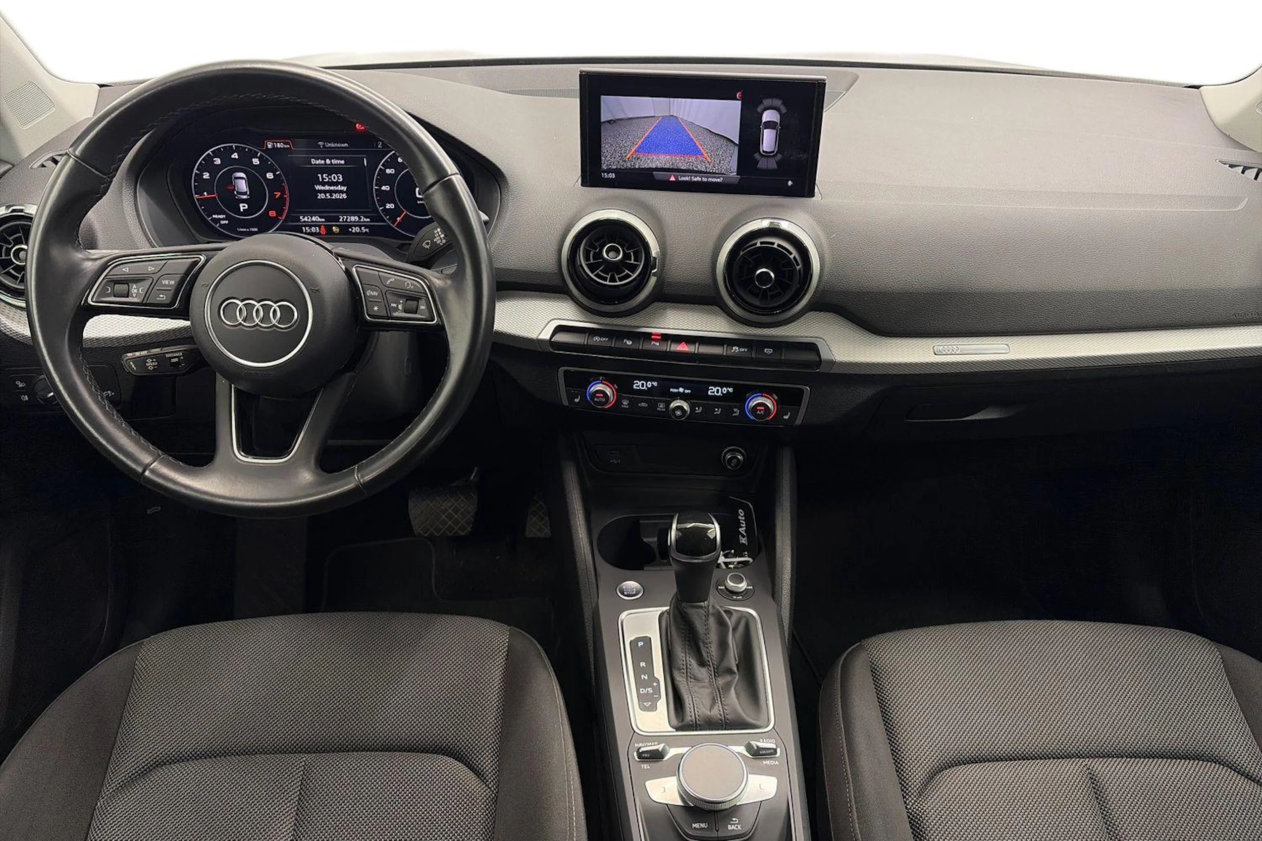 musta Audi Q2 2021 kuva 9.