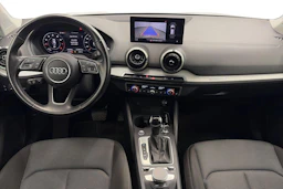 musta Audi Q2 2021 kuva 9.