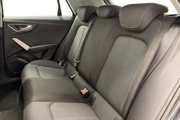 musta Audi Q2 2021 kuva 11.