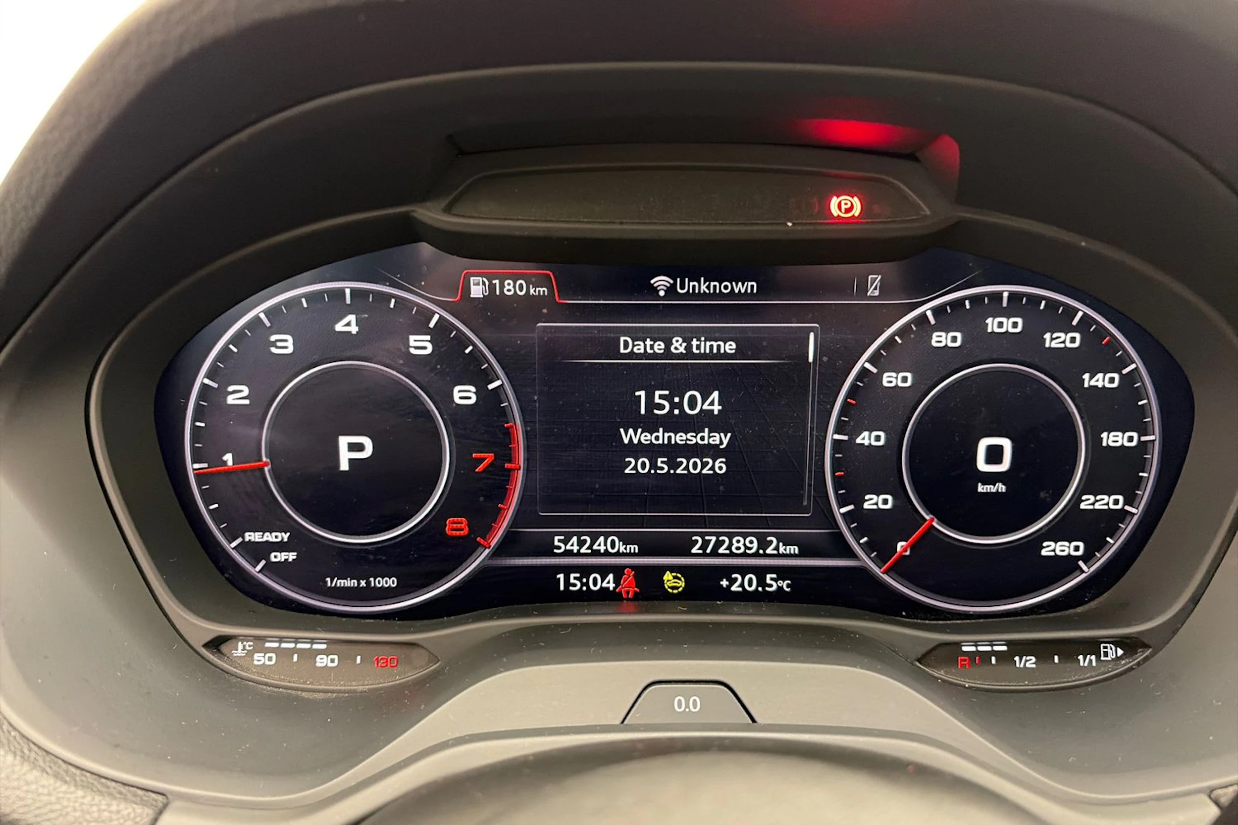 musta Audi Q2 2021 kuva 16.