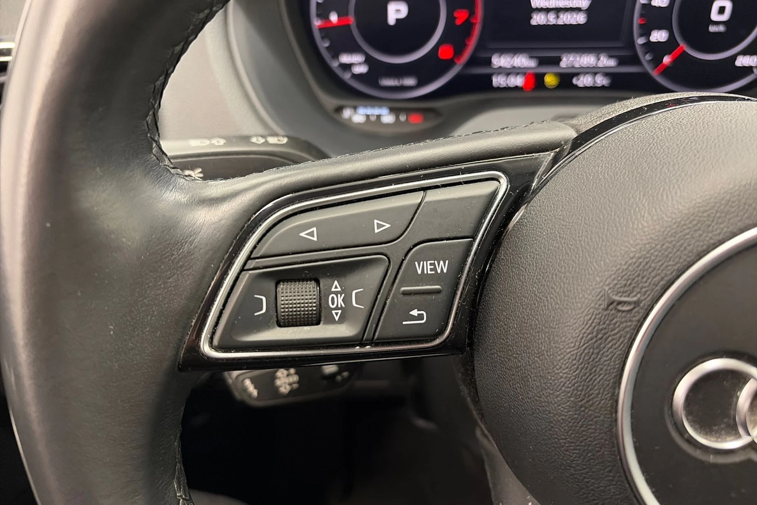 musta Audi Q2 2021 kuva 17.