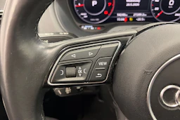 musta Audi Q2 2021 kuva 17.