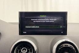 musta Audi Q2 2021 kuva 22.