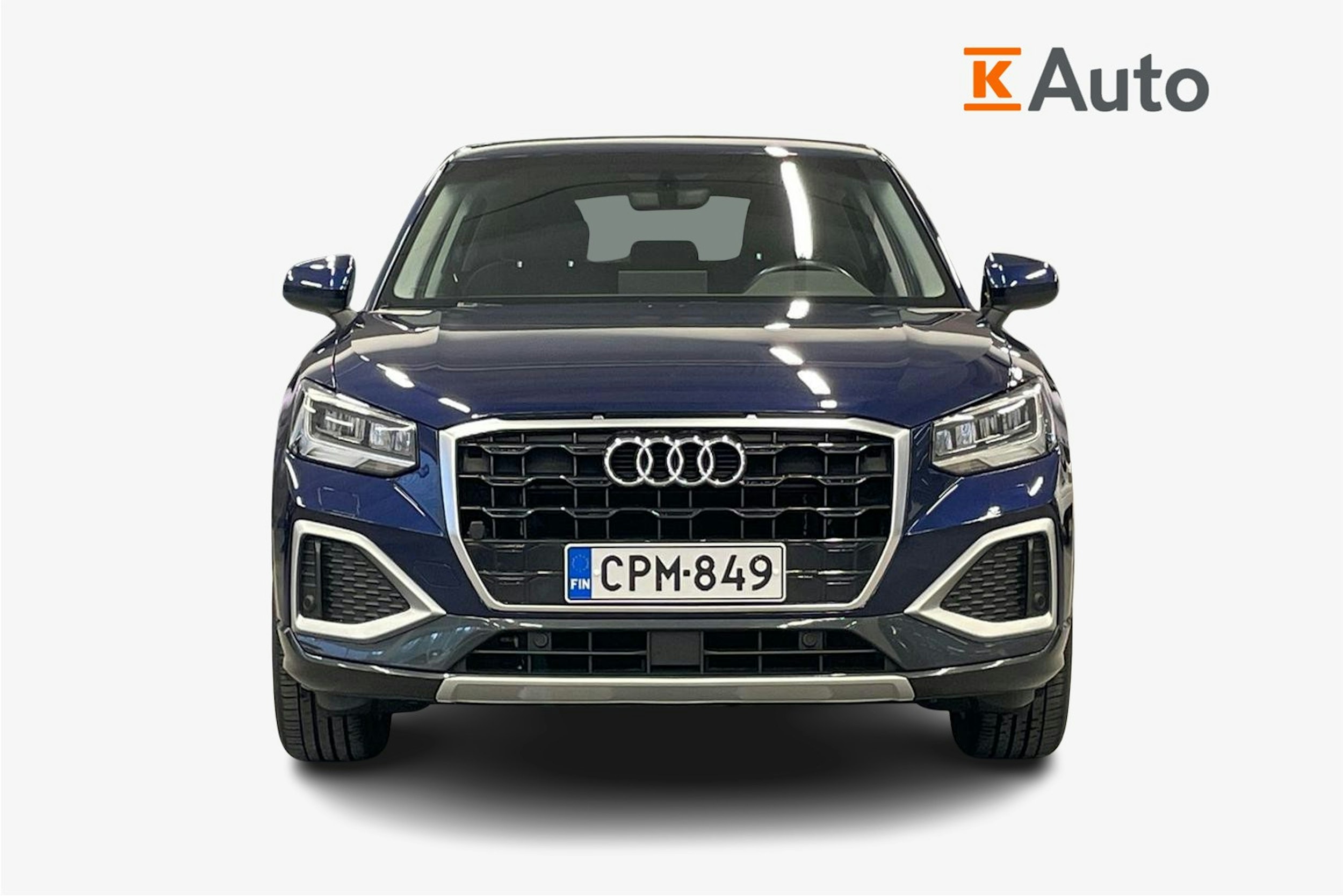 met. sininen Audi Q2 2021 kuva 4.