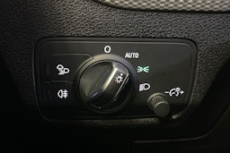 met. sininen Audi Q2 2021 kuva 19.