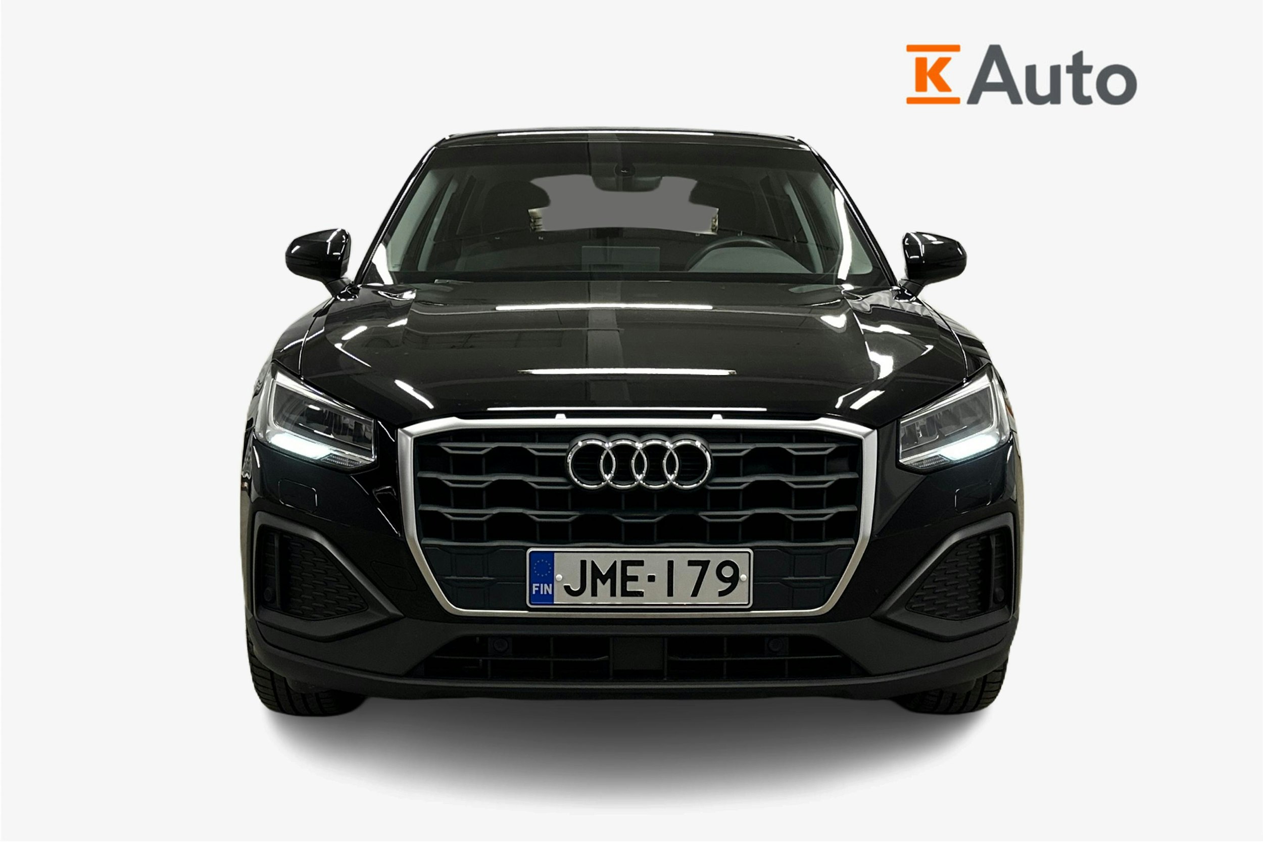musta Audi Q2 2021 kuva 5.