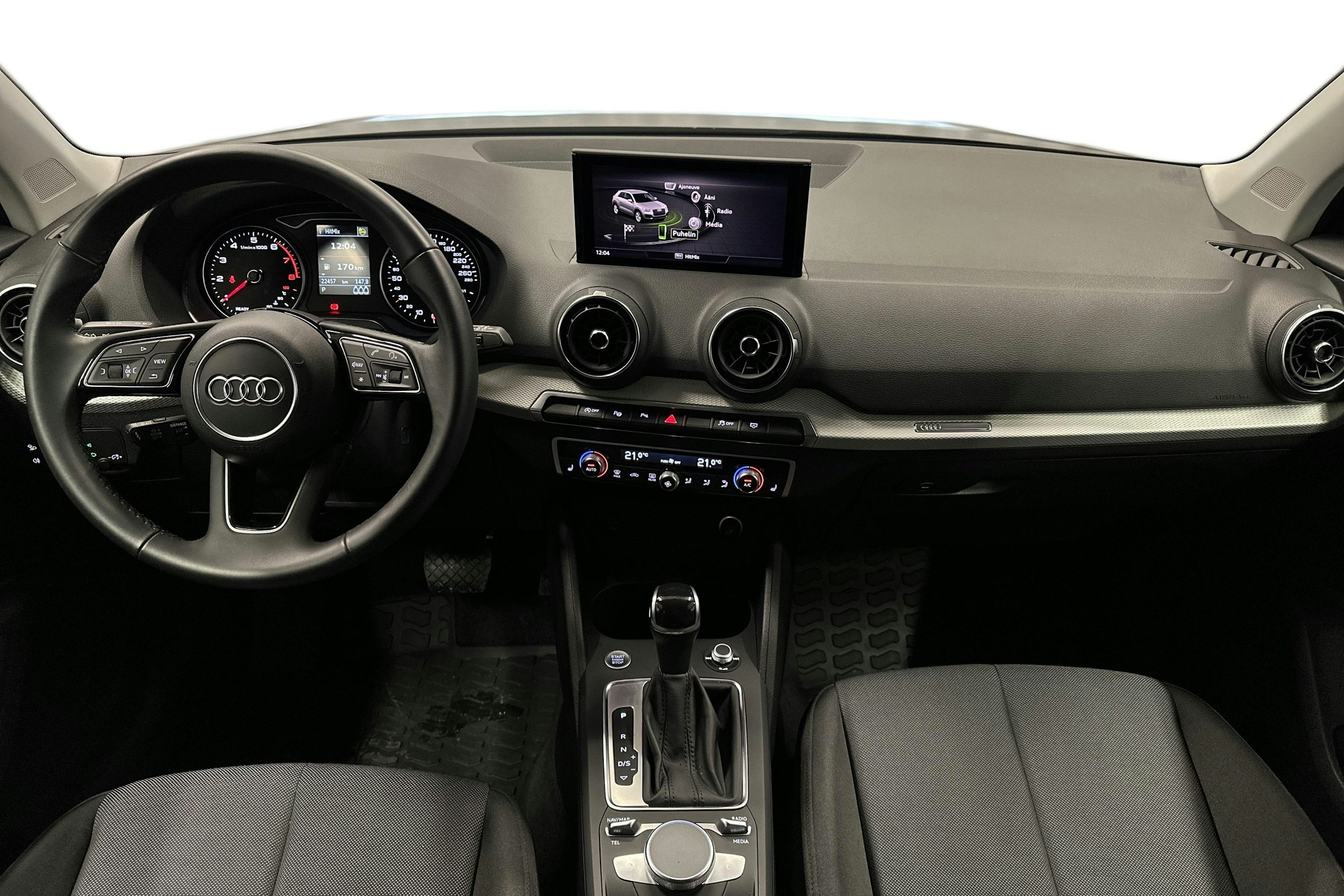 musta Audi Q2 2021 kuva 9.