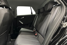 musta Audi Q2 2021 kuva 10.