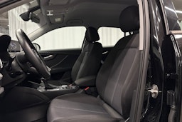 musta Audi Q2 2021 kuva 16.