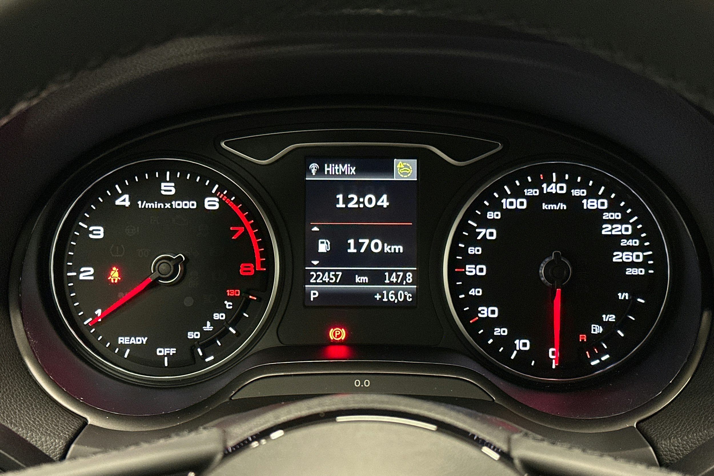 musta Audi Q2 2021 kuva 17.
