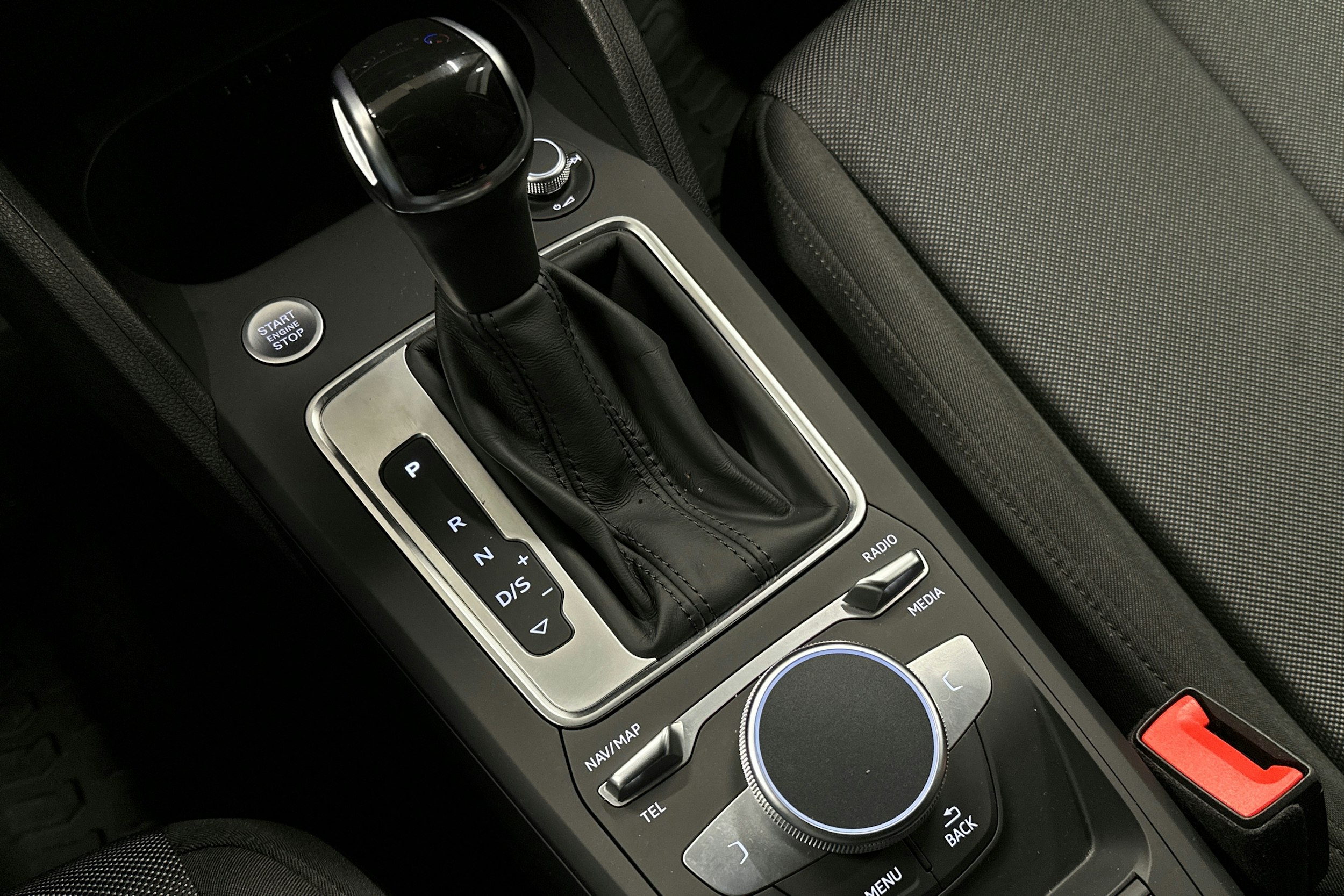 musta Audi Q2 2021 kuva 20.