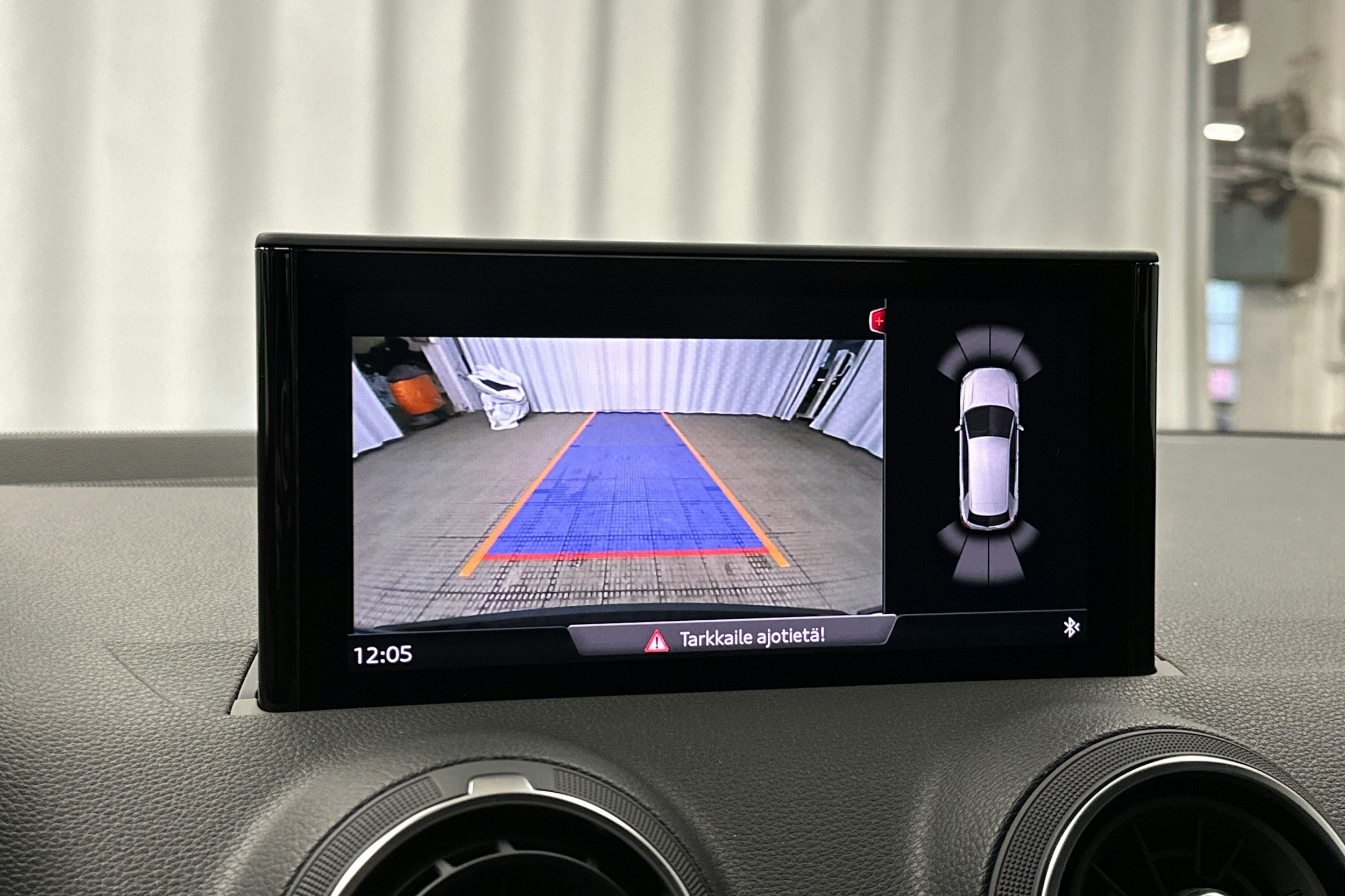 musta Audi Q2 2021 kuva 23.