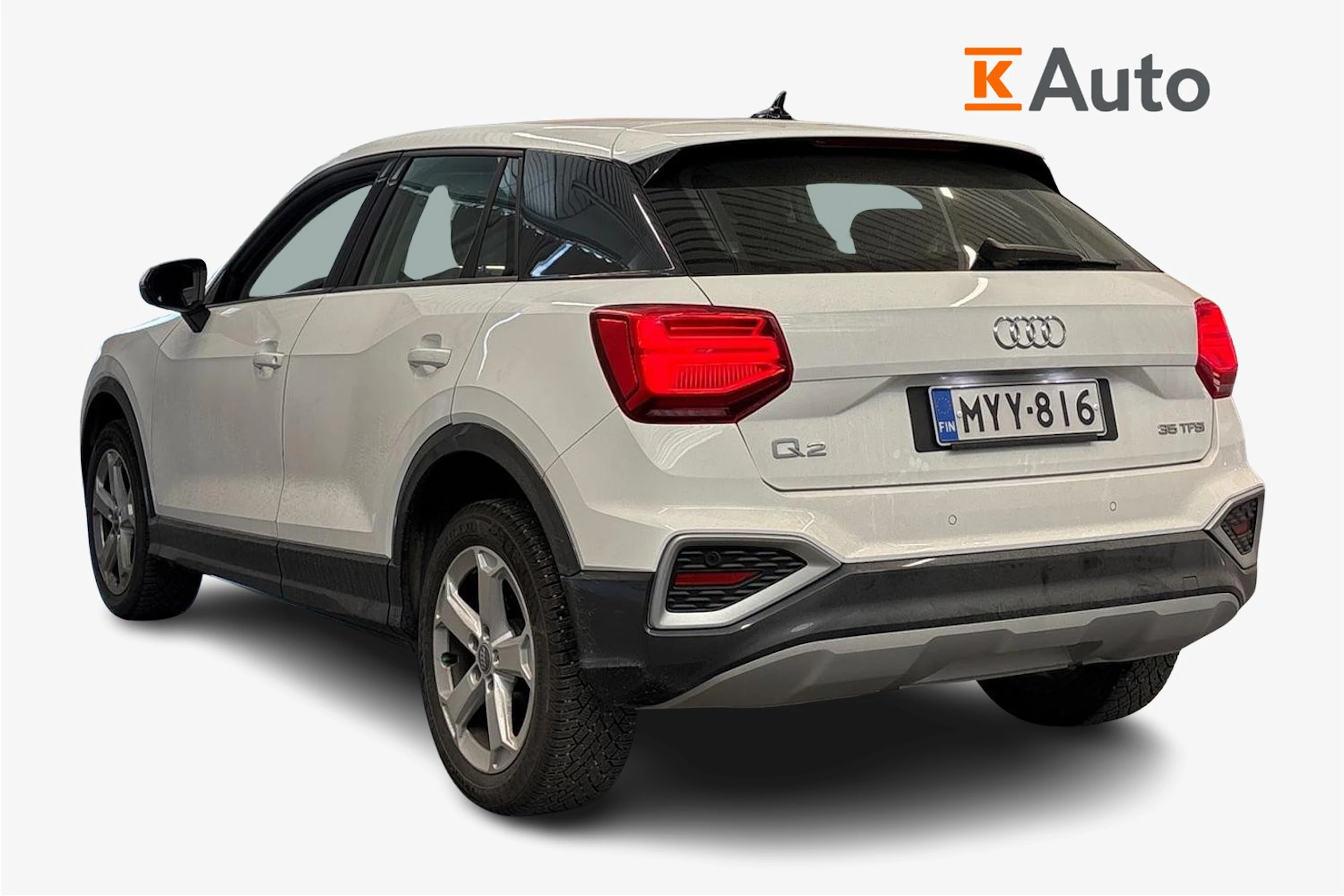 valkoinen Audi Q2 2021 kuva 2.