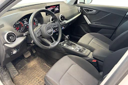valkoinen Audi Q2 2021 kuva 3.