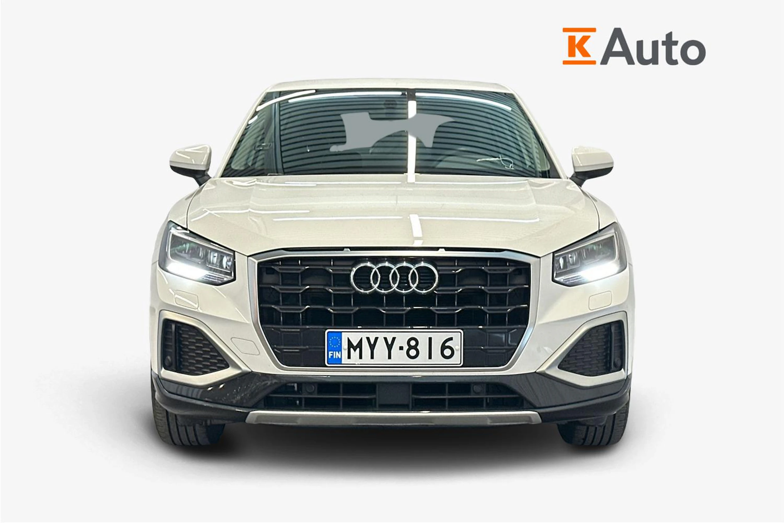 valkoinen Audi Q2 2021 kuva 4.