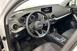 valkoinen Audi Q2 2021 kuva 6.
