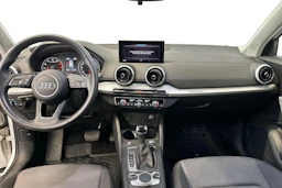 valkoinen Audi Q2 2021 kuva 7.