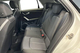 valkoinen Audi Q2 2021 kuva 8.