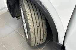 valkoinen Audi Q2 2021 kuva 10.