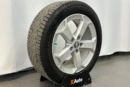 valkoinen Audi Q2 2021 kuva 11.