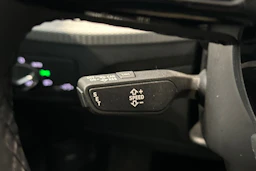 valkoinen Audi Q2 2021 kuva 17.