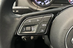 valkoinen Audi Q2 2021 kuva 18.