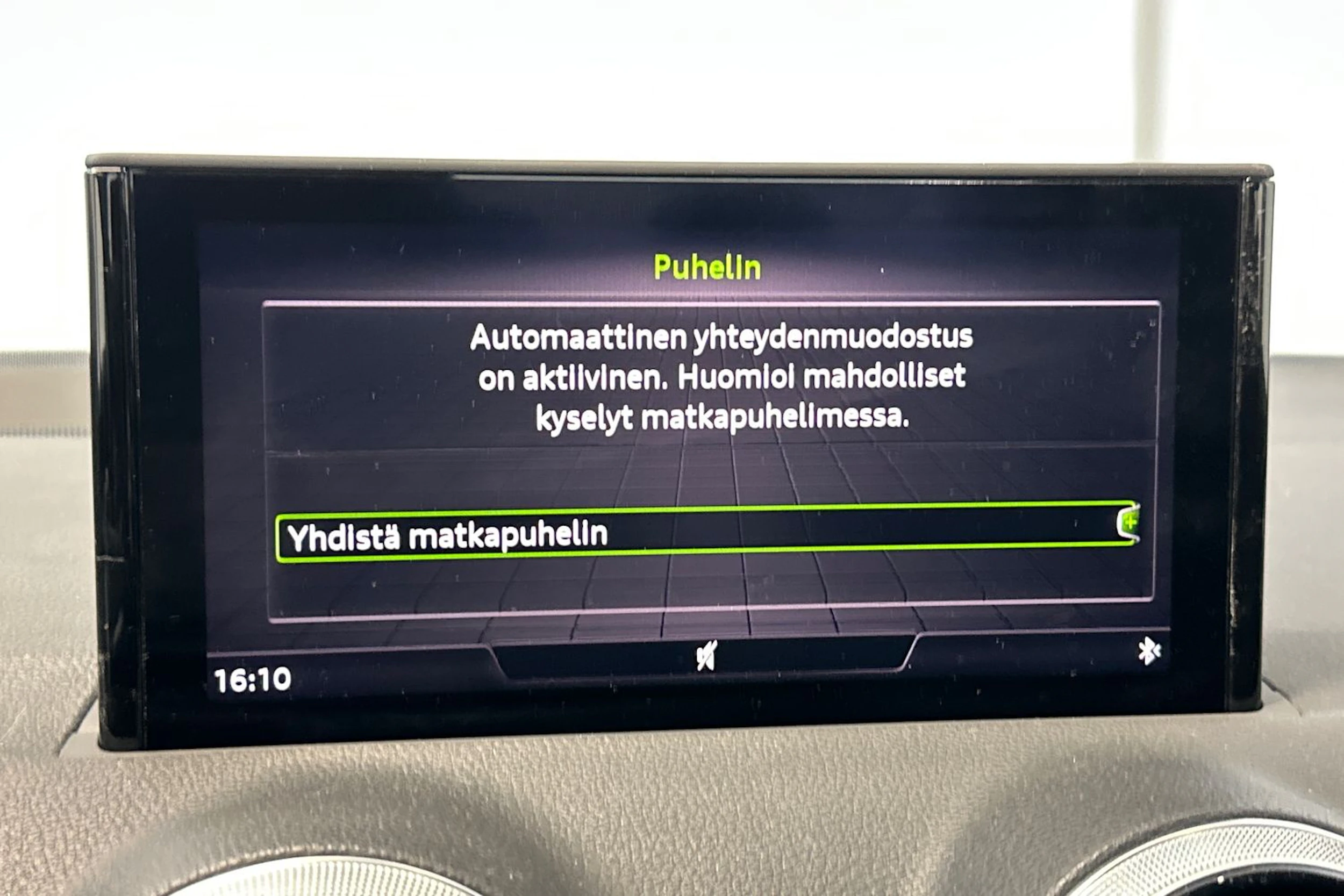 valkoinen Audi Q2 2021 kuva 21.